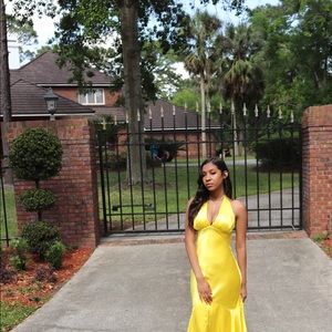 Meet your Posher, Chanel